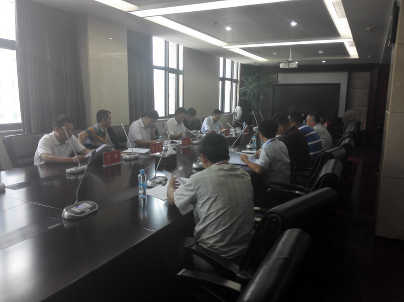 南昌城投集團第一時間學習貫徹《關于重申嚴禁 黨員干部出入私人會所、違規(guī)接受吃請紀律 的通知》文件精神